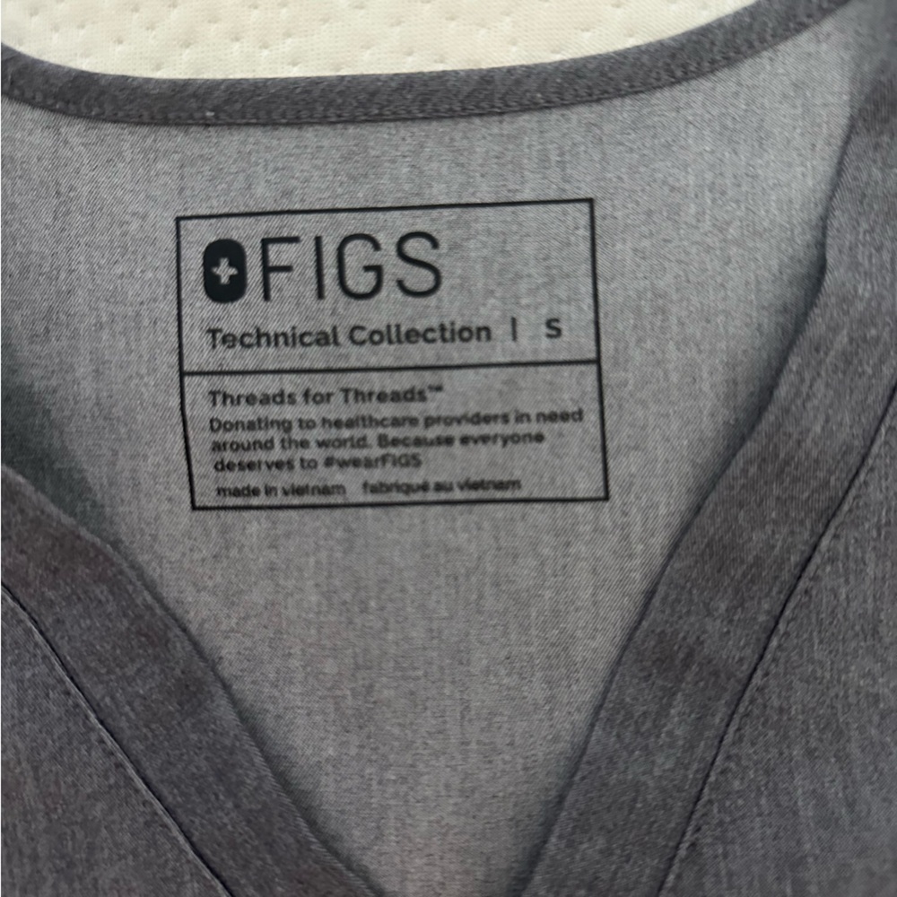 FIGS Gray Scrubs Shirt Size S - Picture 3 of 5
